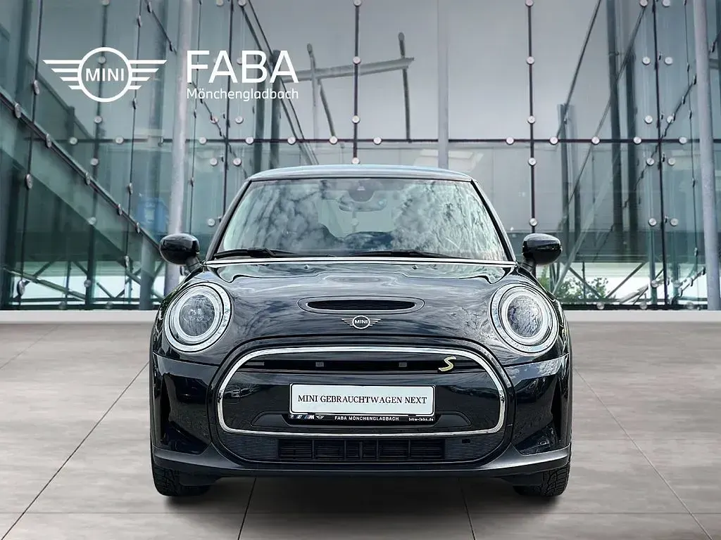 Gebraucht Mini Cooper SE Hatch 135 kW (184 PS) 2023 Schwarz Kleinwagen