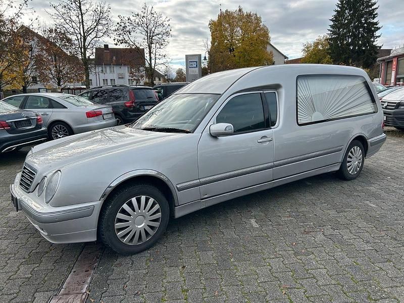 Second-hand Mercedes E270 170 CP (125 kW) 2002 Argintiu Break