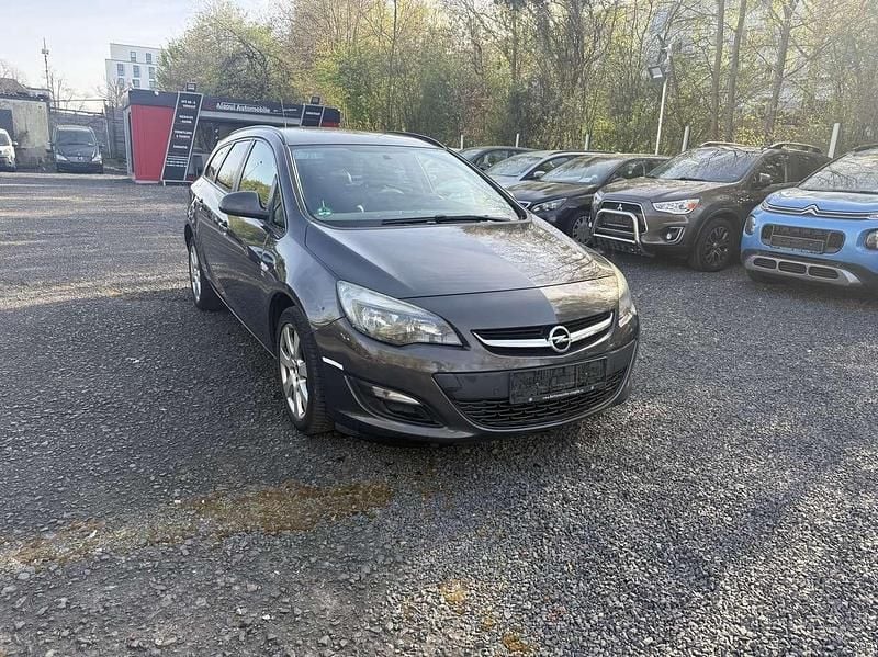 Gebraucht Opel Astra 140 PS (102 kW) 2013 Plat.anthr./rogrey/0j:silbergr Kombi