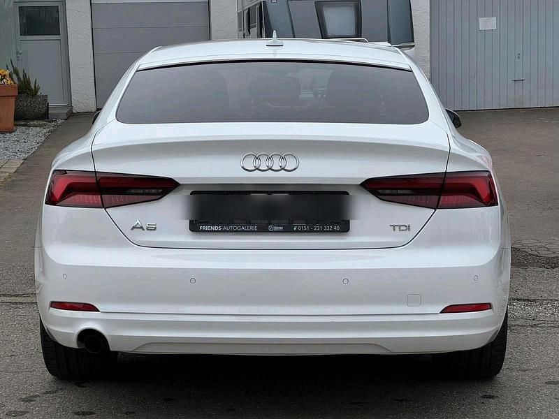 Gebraucht Audi A5 Design 150 PS (110 kW) 2017 Weiß Limousine