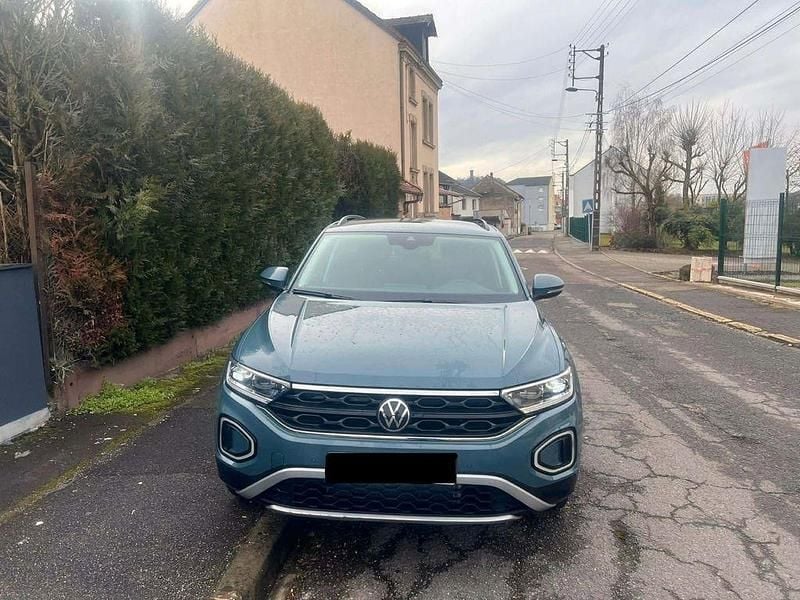 Silber Gebraucht 2024 VW T-Roc Life SUV | 17.499 € (Superpreis) - Bild 1/4