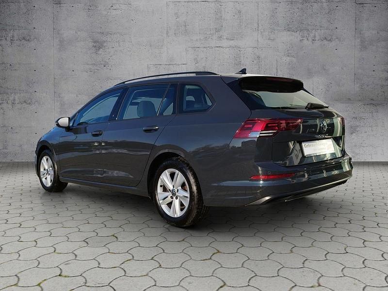 Gebraucht VW Golf VIII Life 150 PS (110 kW) 2022 Uranograu Kombi