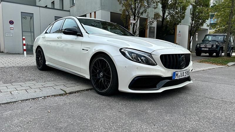 Weiß Gebraucht 2016 Mercedes C63 AMG AMG Limousine | 38.500 € (Fairer Preis) - Bild 1/4