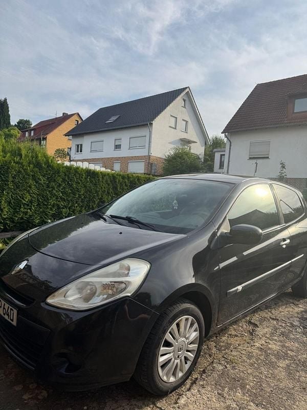 Schwarz Gebraucht 2012 Renault Clio IV Authentique Limousine | 2.290 € (Superpreis) - Bild 1/4