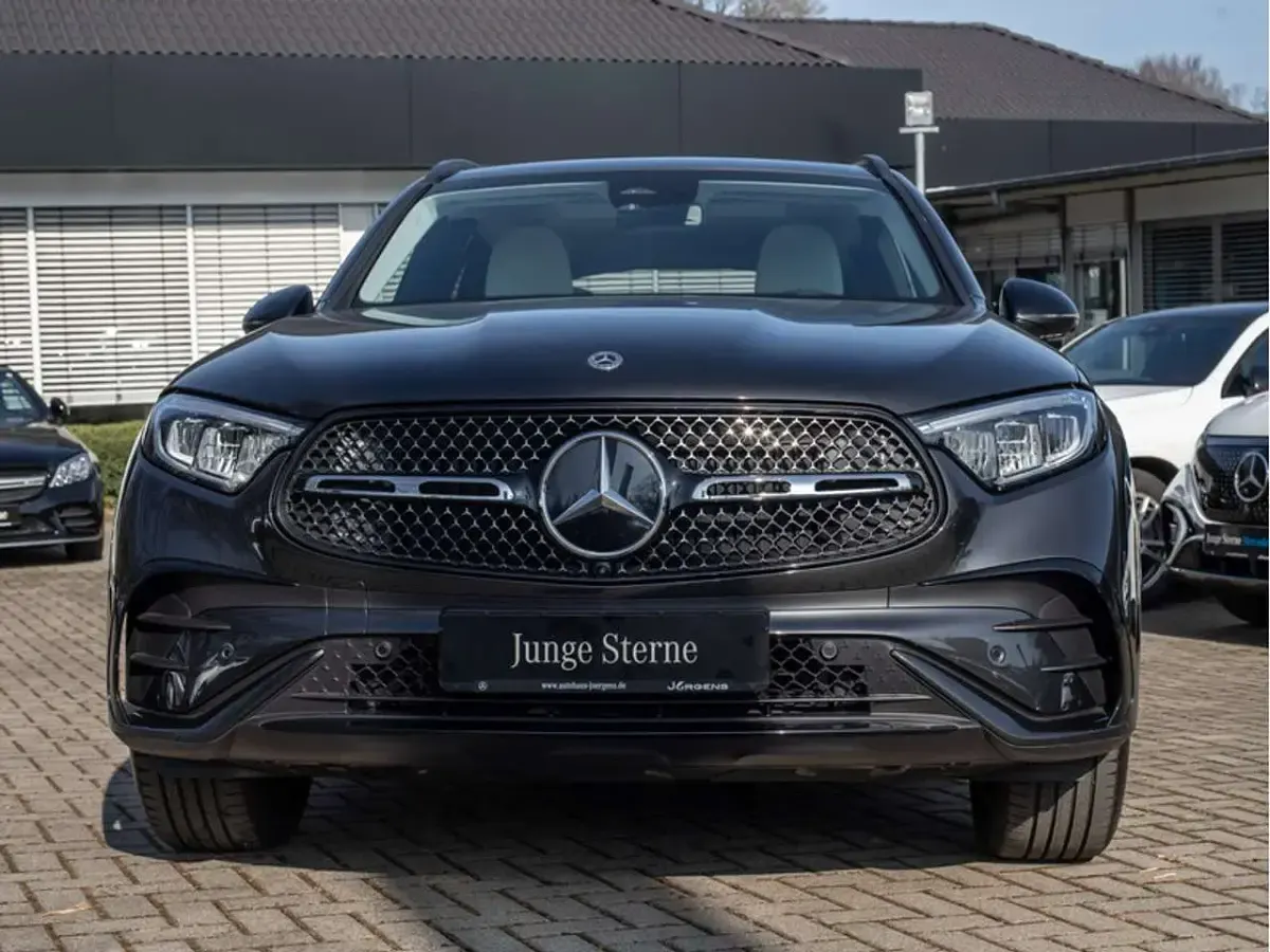 Gebraucht Mercedes GLC300 AMG 269 PS (197 kW) 2025 Grau graphitgrau metallic SUV