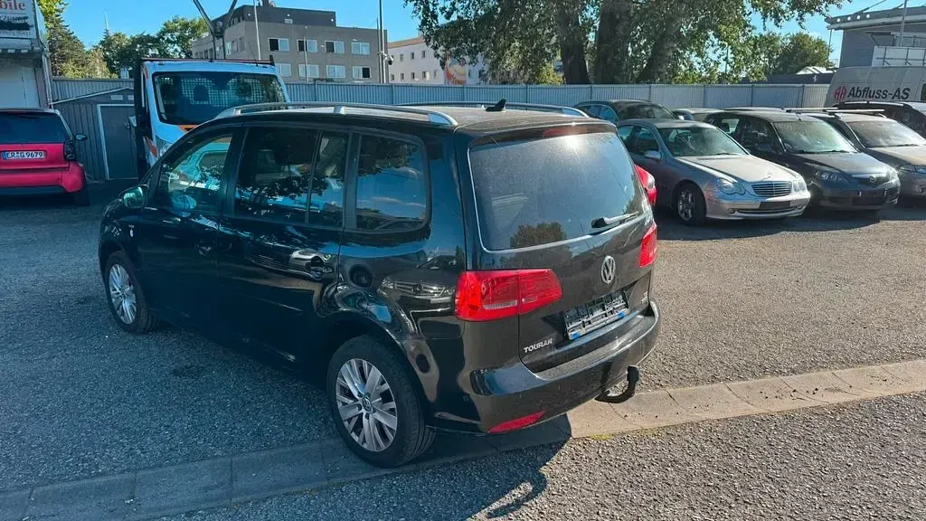 Gebraucht VW Touran Life 150 PS (110 kW) 2013 Schwarz Van / Kleinbus