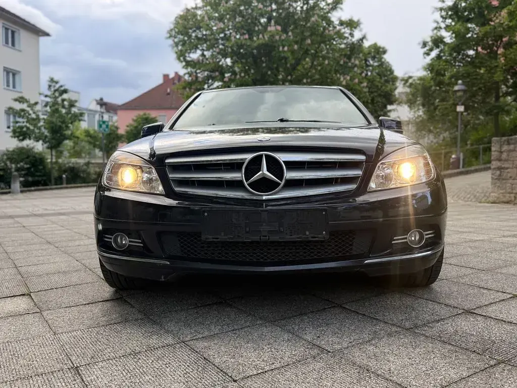 Gebraucht Mercedes C180 156 PS (114 kW) 2010 Schwarz Limousine