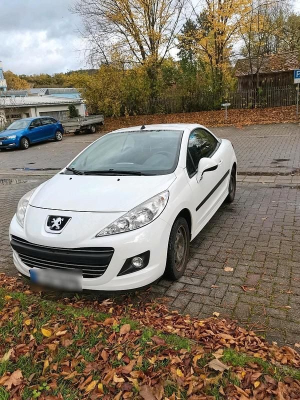 Weiß Gebraucht 2011 Peugeot 207 CC Cabrio | 2.300 € (Guter Preis) - Bild 1/2