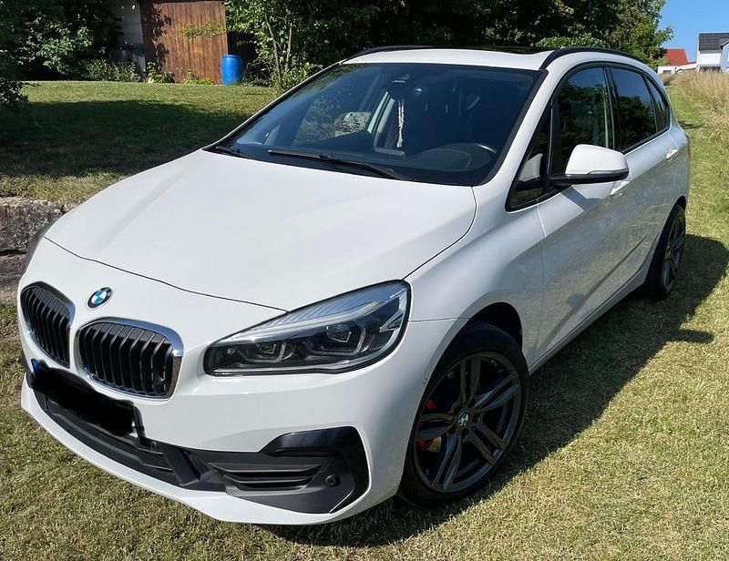 Weiß Gebraucht 2018 BMW 220 Active Tourer Performance Van / Kleinbus | 14.000 € (Superpreis) - Bild 1/4