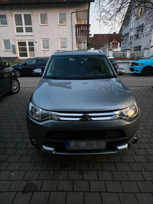 Gebraucht Mitsubishi Outlander 150 PS (110 kW) 2015 Grau SUV