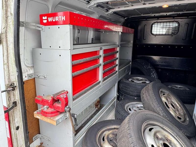 Gebraucht Ford Tourneo 101 PS (74 kW) 2012 Frostweiß Van / Kleinbus