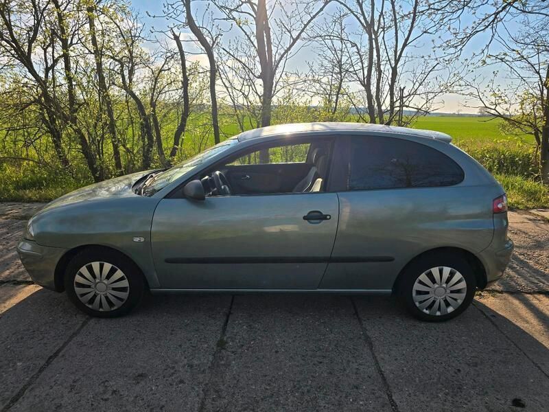 Grün Gebraucht 2003 Seat Ibiza Kleinwagen | 900 € (Guter Preis) - Bild 1/4