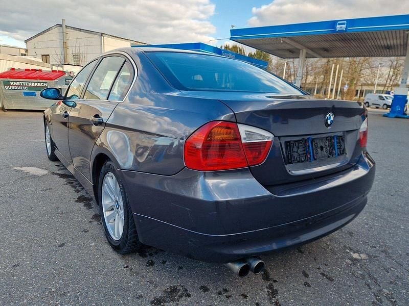 Gebraucht BMW 325 218 PS (160 kW) 2005 Grau Limousine