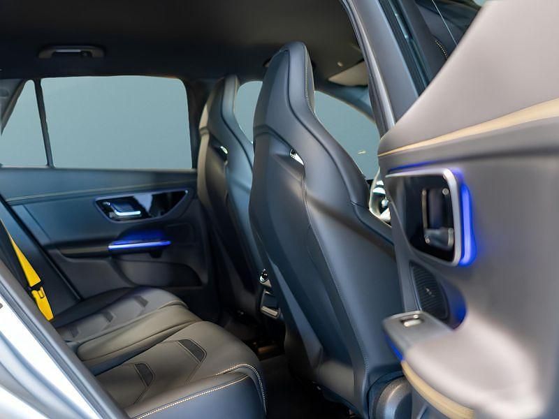 Gebraucht Mercedes GLC63 AMG AMG 476 PS (350 kW) 2024 Grau SUV
