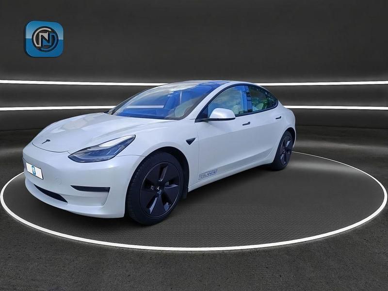 Weiß Gebraucht 2020 Tesla Model 3 Limousine | 29.000 € (Etwas zu teuer) - Bild 1/4