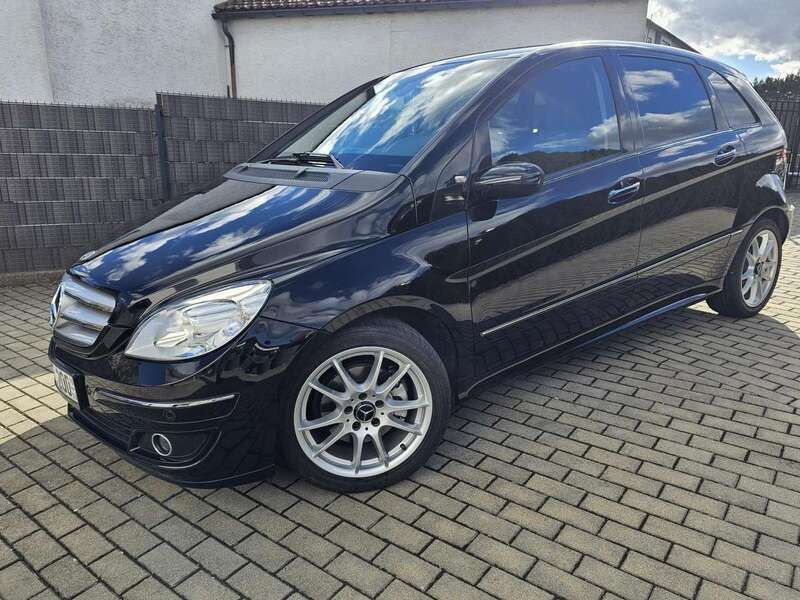 Schwarz Gebraucht 2006 Mercedes B200 Van / Kleinbus | 7.000 € (Teuer) - Bild 1/4