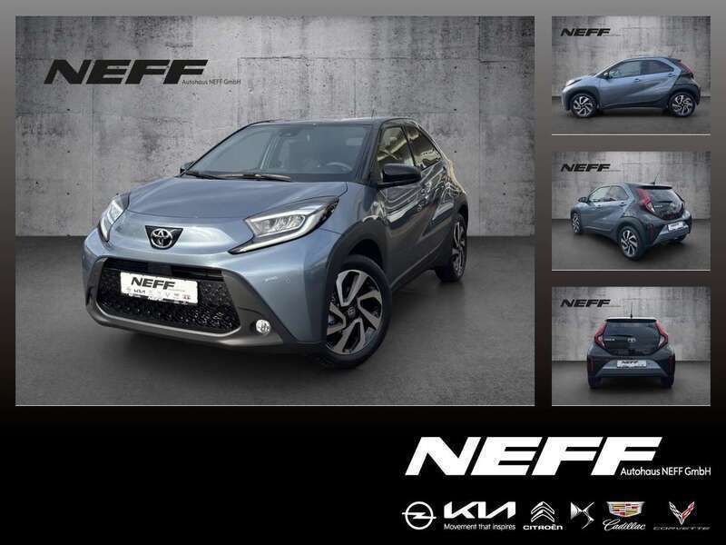 Juniper blue / night sky black Neu 2025 Toyota Aygo Team Kleinwagen | 17.990 € - Bild 1/4