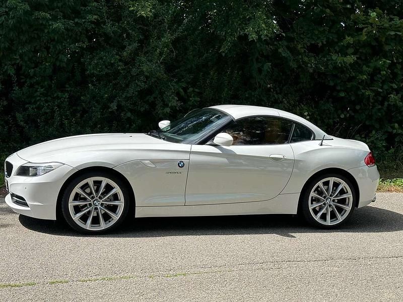 Weiß Gebraucht 2011 BMW Z4 Comfort Edition Cabrio | 25.000 € (Fairer Preis) - Bild 1/4