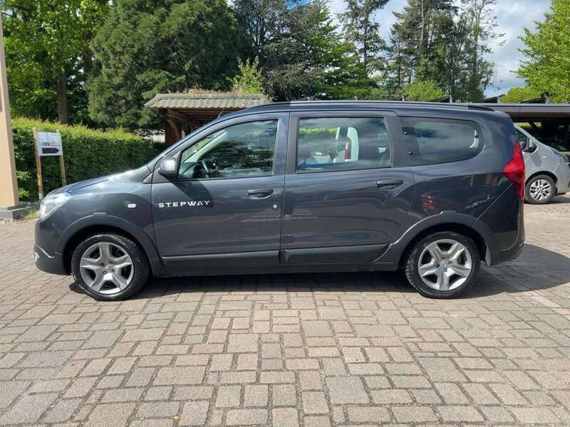 Gebraucht Dacia Lodgy Stepway 131 PS (96 kW) 2022 Grau Van / Kleinbus