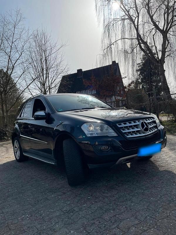 Gebraucht Mercedes ML350 224 PS (164 kW) 2010 Schwarz SUV