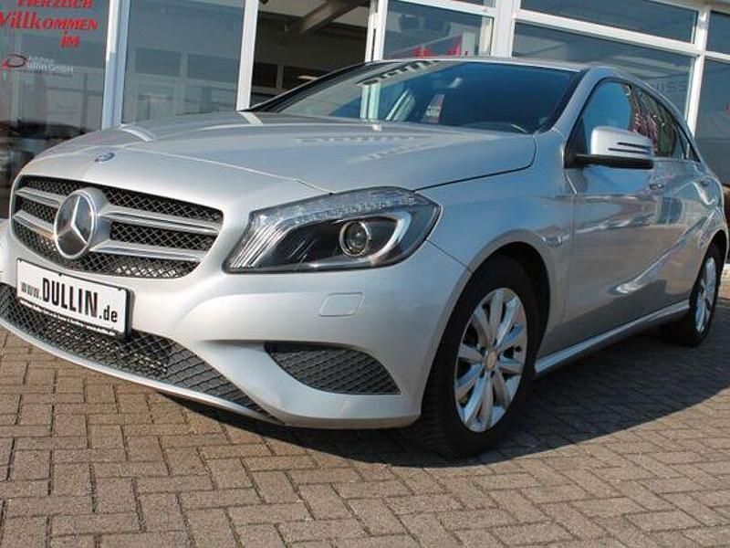 Gebraucht Mercedes 180 122 PS (89 kW) 2014 Silber Limousine