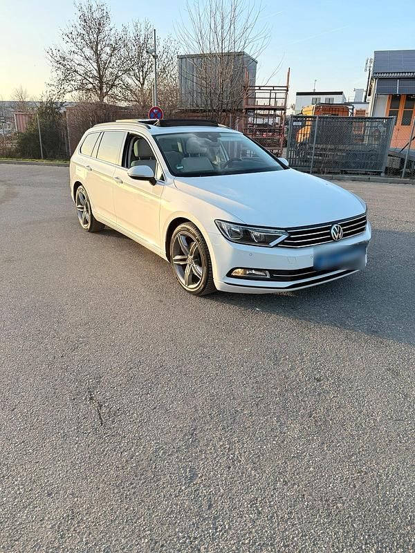 Gebraucht VW Passat 150 PS (110 kW) 2019 Weiß Kombi