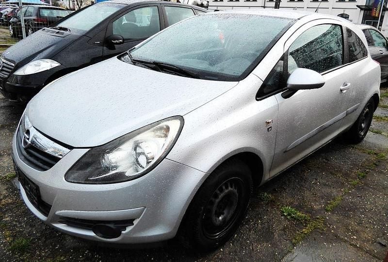 Gebraucht Opel Corsa Edition 95 PS (69 kW) 2010 Silber Kleinwagen