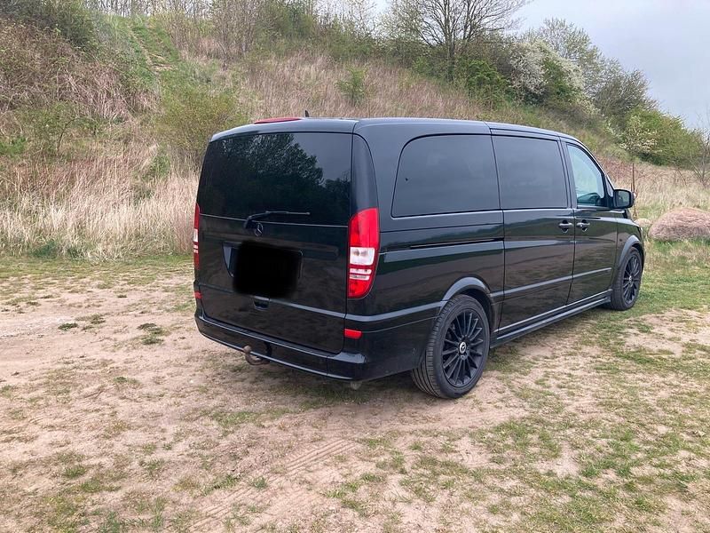 Gebraucht Mercedes Viano 224 PS (164 kW) 2012 Schwarz Van / Kleinbus