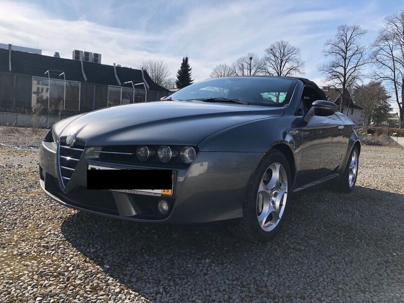 Grau Gebraucht 2008 Alfa Romeo Spider Exclusive Cabrio | 13.500 € (Fairer Preis) - Bild 1/4