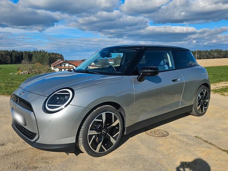 Second-hand Mini Cooper 135 kW (184 CP) 2024 Argintiu Hatchback