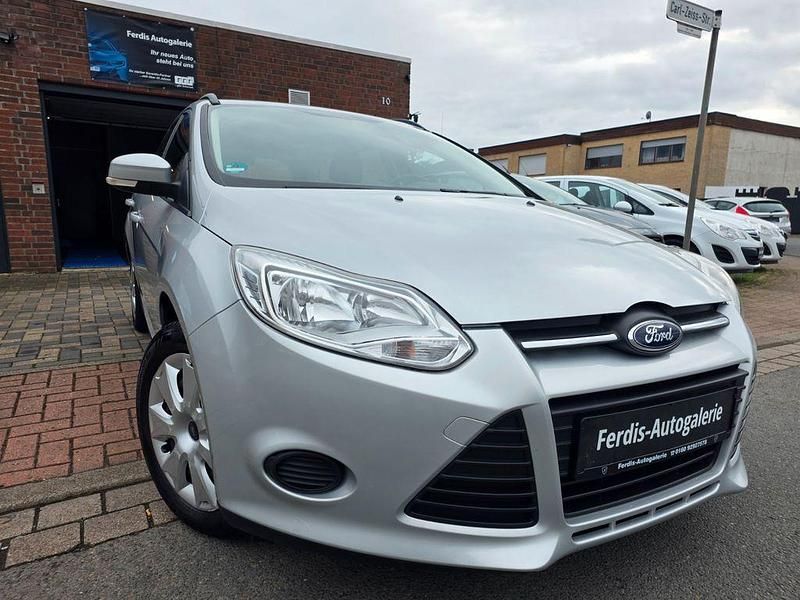 Gebraucht Ford Focus 105 PS (77 kW) 2012 Silber Limousine