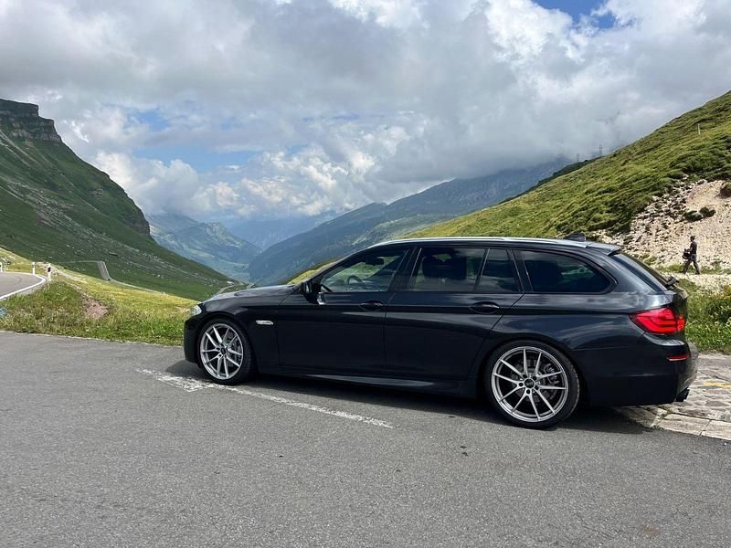 Schwarz Gebraucht 2011 BMW 525 M Sport Kombi | 12.500 € - Bild 1/4