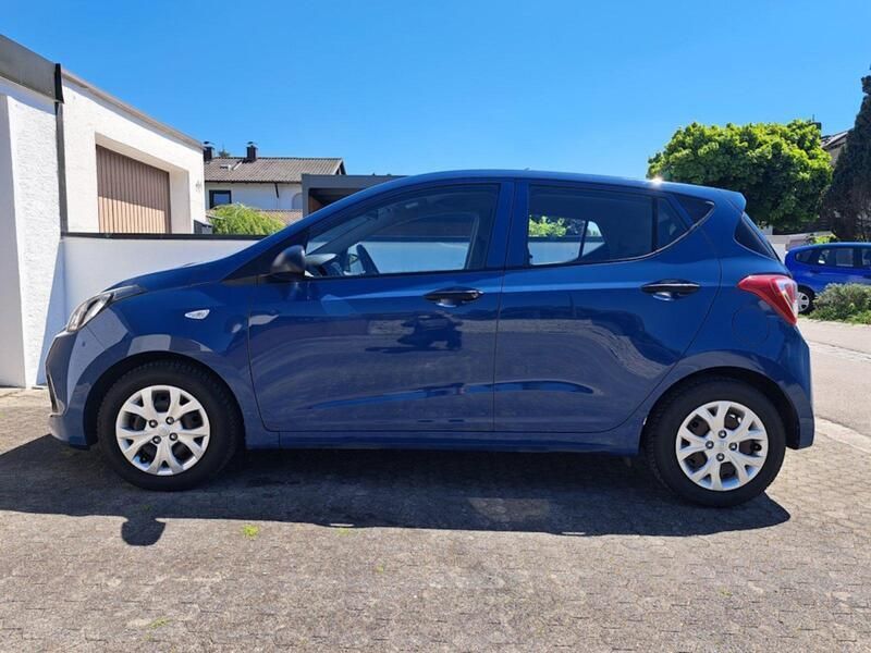 Blau Gebraucht 2016 Hyundai i10 Kleinwagen | 6.500 € (Guter Preis) - Bild 1/4