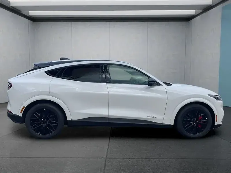 Gebraucht Ford Mustang Mach-E 202 kW (276 PS) 2025 Weiß SUV