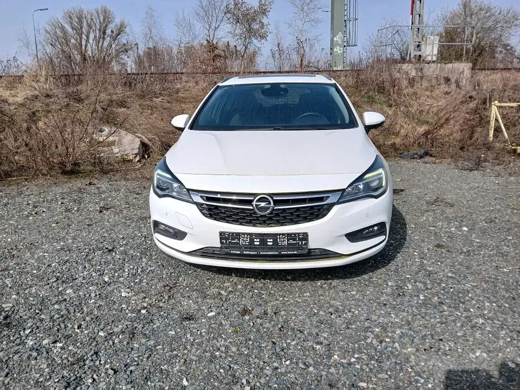 Usado Opel Astra Business 110 HP (80 kW) 2018 Branco Carrinha