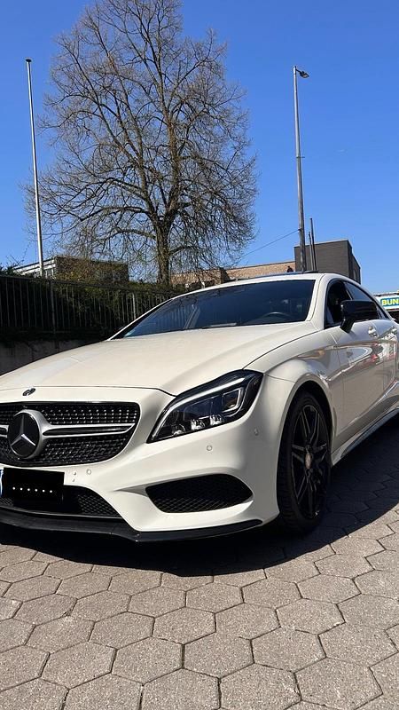 Weiß Gebraucht 2015 Mercedes CLS350 AMG line Coupé | 25.500 € (Fairer Preis) - Bild 1/4