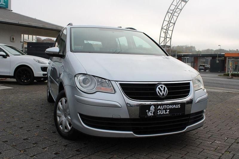 Silber Gebraucht 2010 VW Touran Van / Kleinbus | 4.299 € (Guter Preis) - Bild 1/4