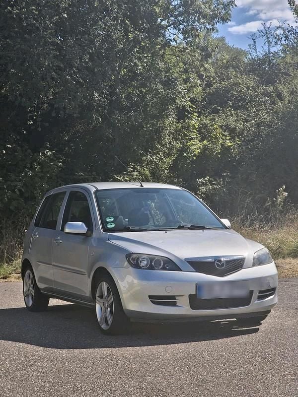 Silber Gebraucht 2007 Mazda 2 Limousine | 999 € (Guter Preis) - Bild 1/4