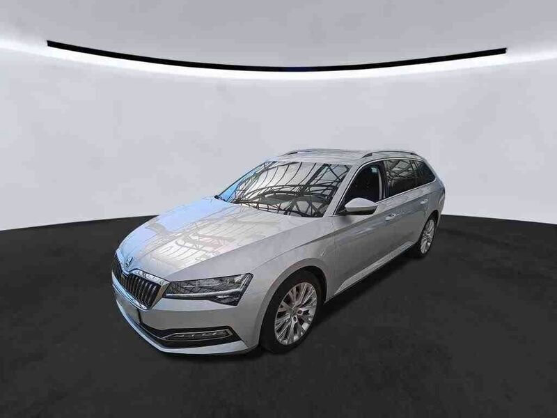 Silber Gebraucht 2020 Skoda Superb Premium Edition Kombi | 21.290 € (Superpreis) - Bild 1/4