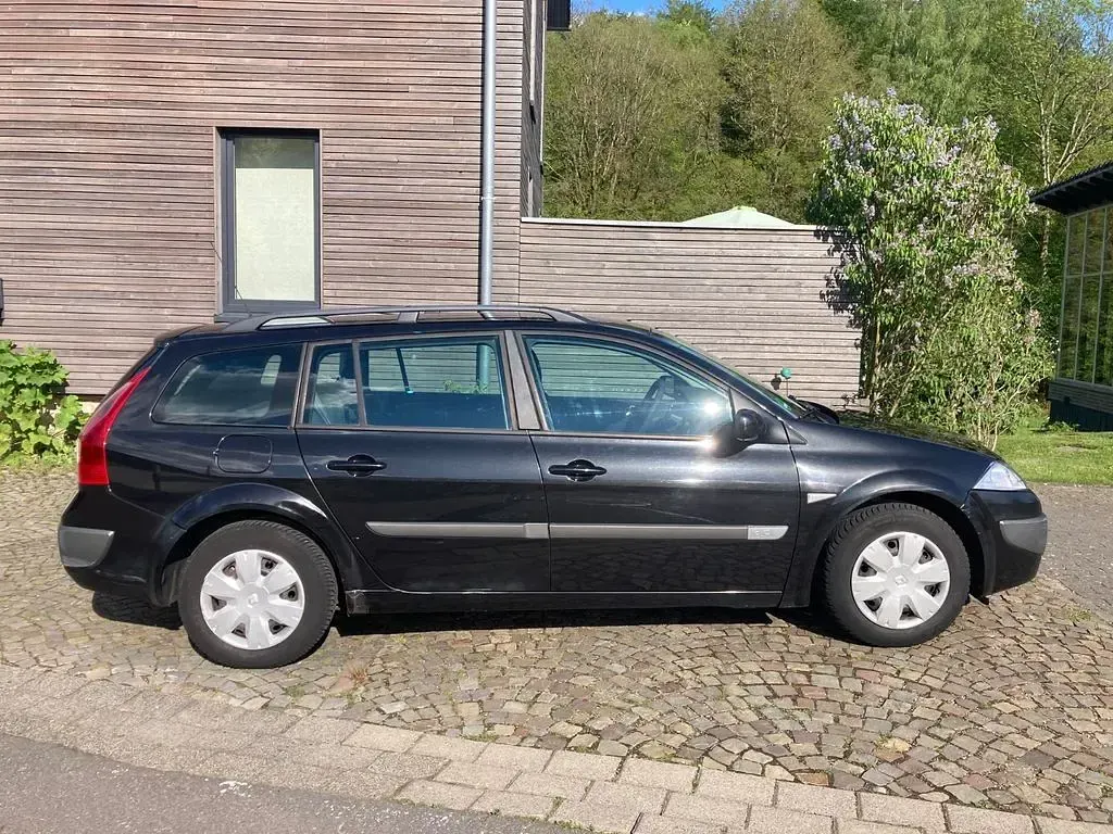 Gebraucht Renault Mégane 106 PS (77 kW) 2006 Schwarz Limousine