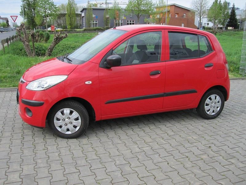 Gebraucht Hyundai i10 67 PS (49 kW) 2009 Rot Kleinwagen