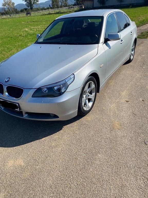 Silber Gebraucht 2004 BMW 520 Limousine | 4.700 € (Fairer Preis) - Bild 1/4