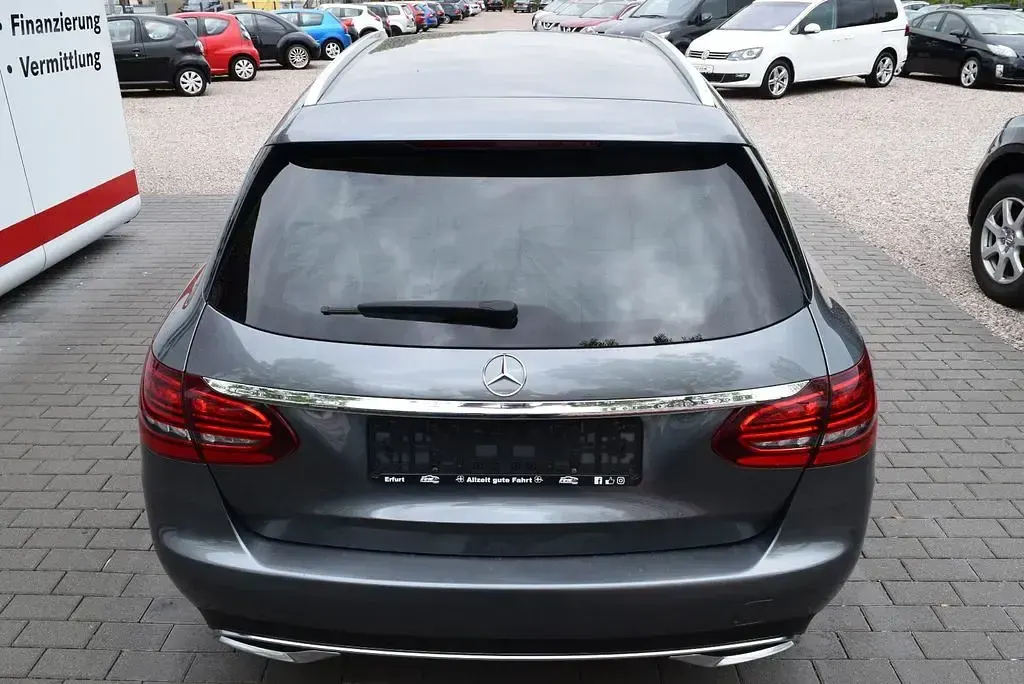 Gebraucht Mercedes C220 194 PS (142 kW) 2020 Grau Kombi
