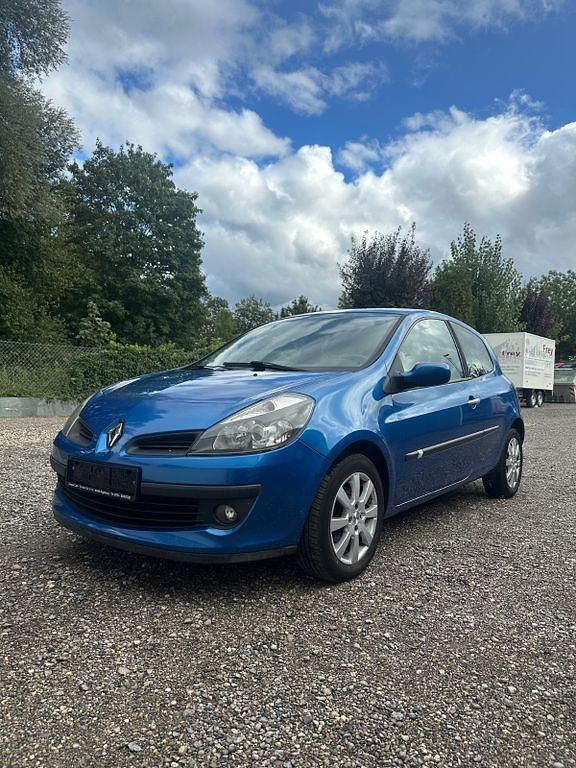 Blau Gebraucht 2005 Renault Clio III Dynamique Kleinwagen | 1.990 € (Fairer Preis) - Bild 1/4