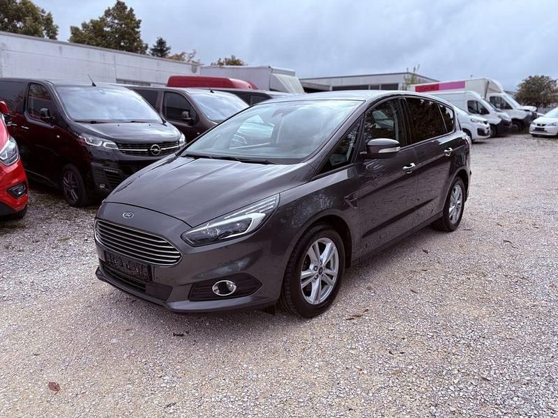 Grau Gebraucht 2017 Ford S-MAX Business Edition Van / Kleinbus | 12.990 € (Superpreis) - Bild 1/4