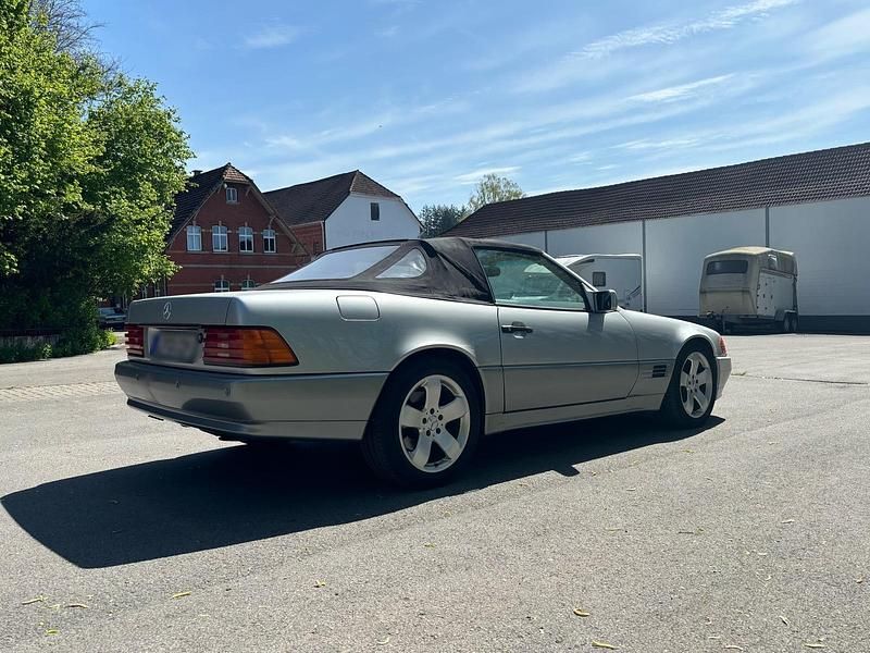 Gebraucht Mercedes SL600 394 PS (289 kW) 1983 Silber Cabrio