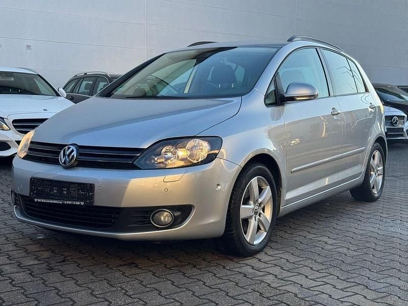 Gebraucht VW Golf VI Team 105 PS (77 kW) 2011 Silber Kleinwagen