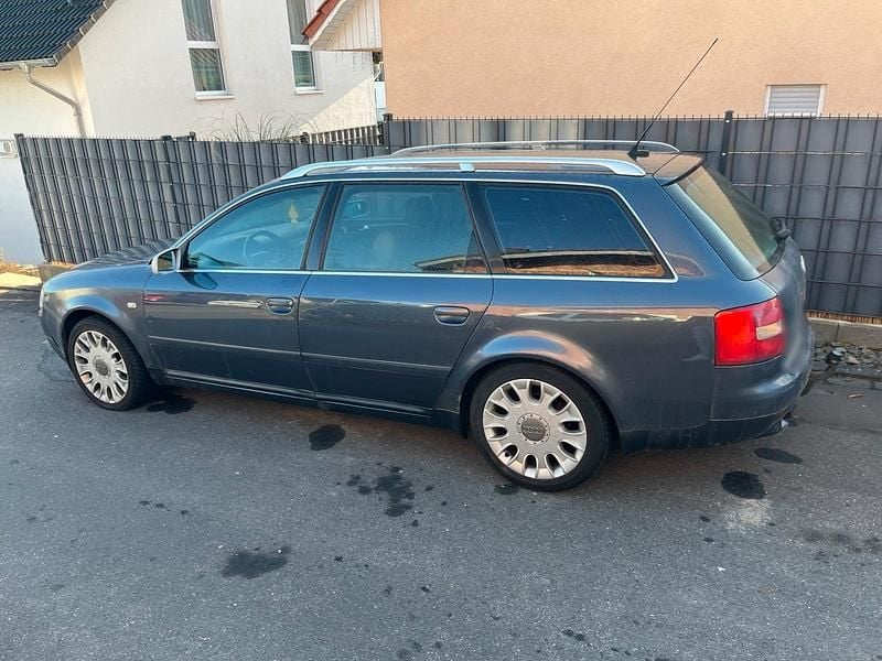 Gebraucht Audi A6 220 PS (161 kW) 2002 Blau Kombi
