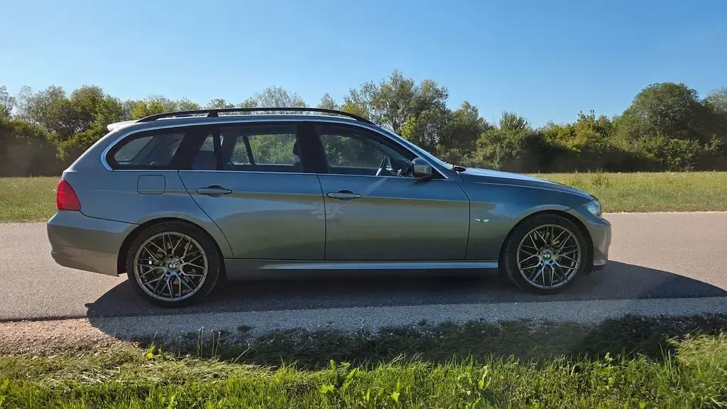 Gebraucht BMW 335 286 PS (210 kW) 2009 Grau Limousine