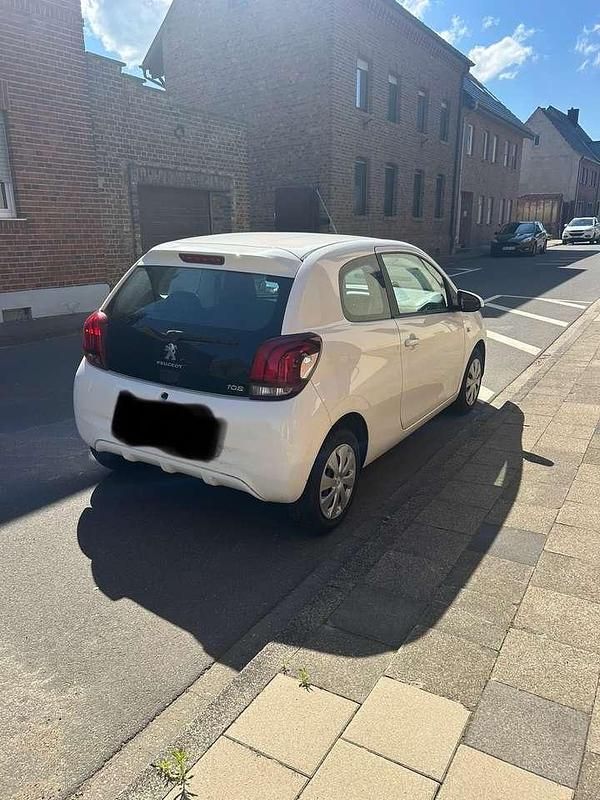 Weiß Gebraucht 2014 Peugeot 108 Active Kleinwagen | 5.500 € (Etwas zu teuer) - Bild 1/4